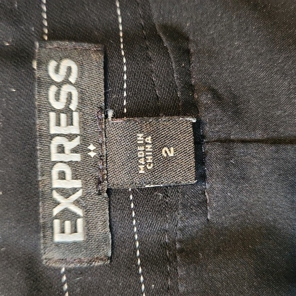 Express Black & White Pin Stripe Skirt - Picture 10 of 11